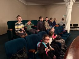 Klasy 1b i 1c w teatrze